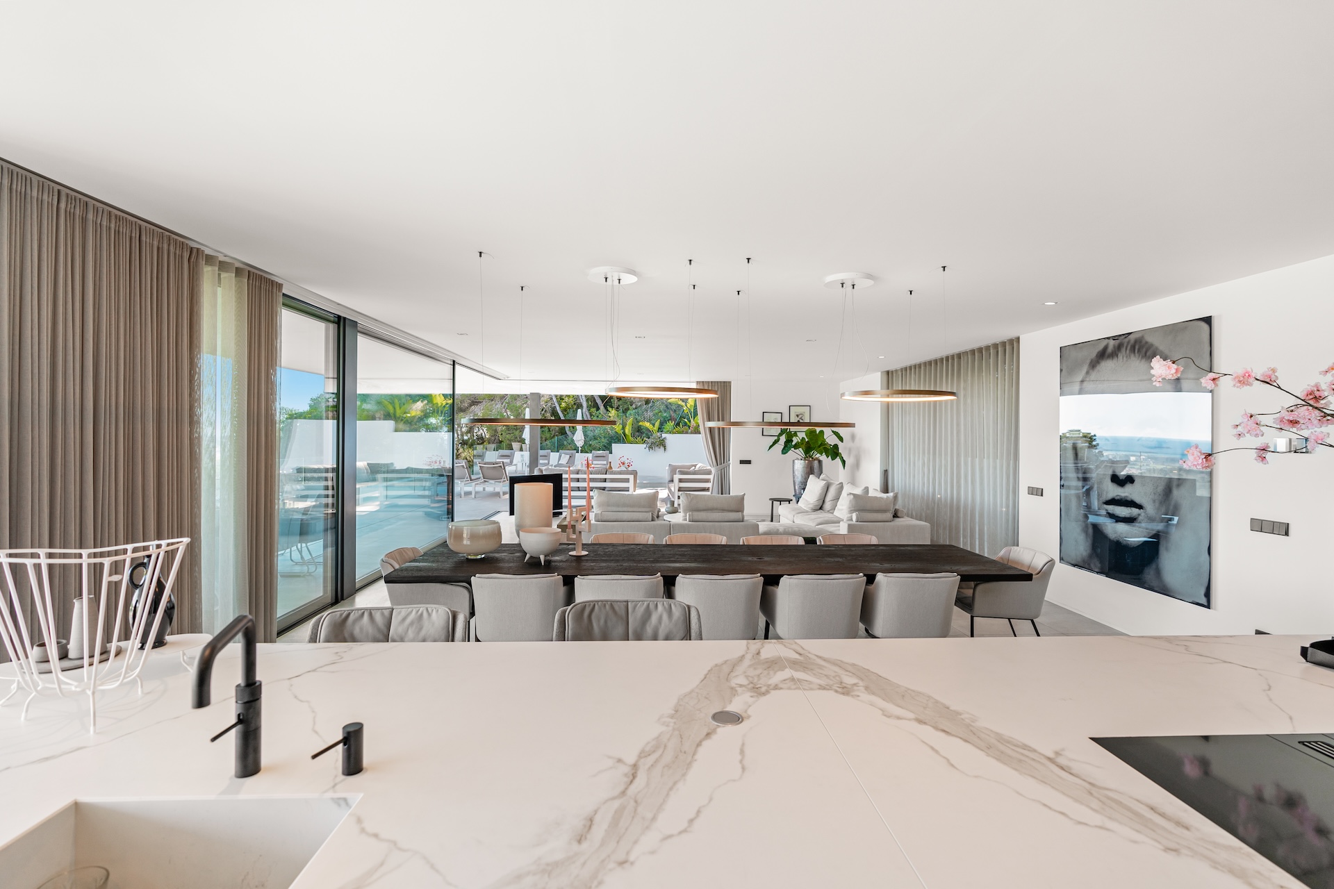 Resa Estates luxury vila Can Furnet modern Villa moderna  kitchen living.jpg